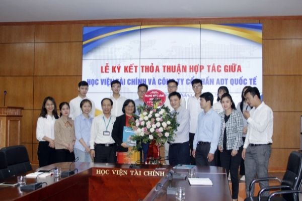 HVTC hợp tác quốc tế