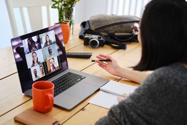 có nên học đại học online