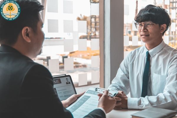 bang dai hoc tu xa co xin doc viec khong