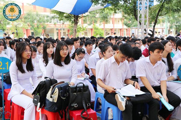 co nen cho con hoc hoc vien tai chinh khong