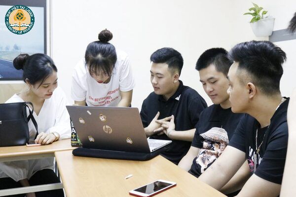 nganh quan tri kinh doanh can hoc nhung gi