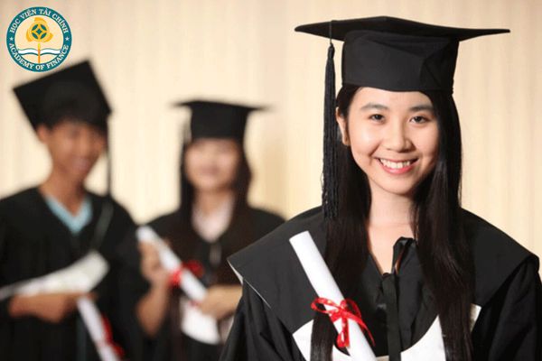 van bang dai hoc tu xa co gia tri khong