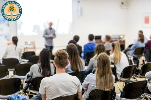 Đại học từ xa khác gì đại học chính quy?