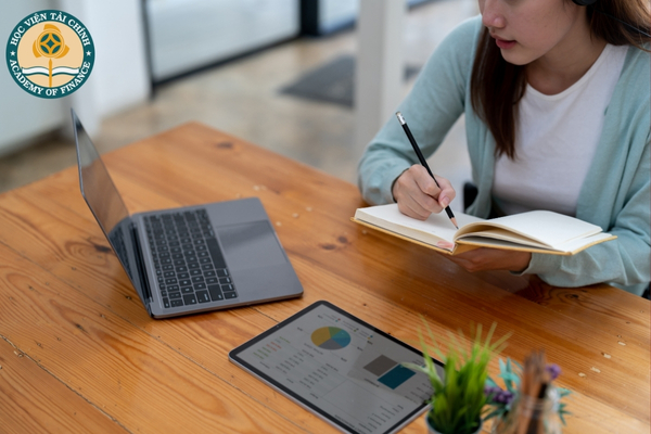 Học đại học online cho người đi làm