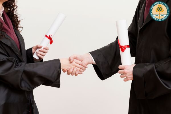 Nhóm đối tượng nào nên ưu tiên lựa chọn học hệ từ xa?