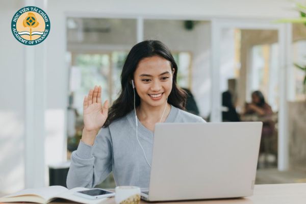 Hình thức học đại học online là như thế nào?