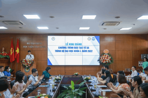 Khai giảng chương trình đào tạo từ xa học viện tài chính